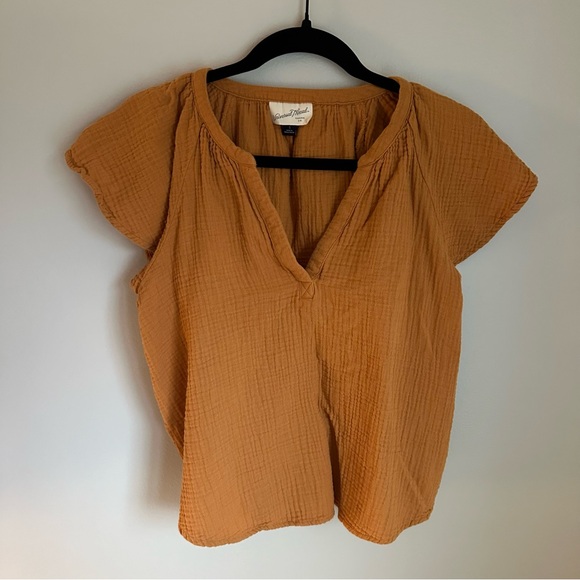 Universal Threads Rust Orange Sleeveless Top - Picture 2 of 3